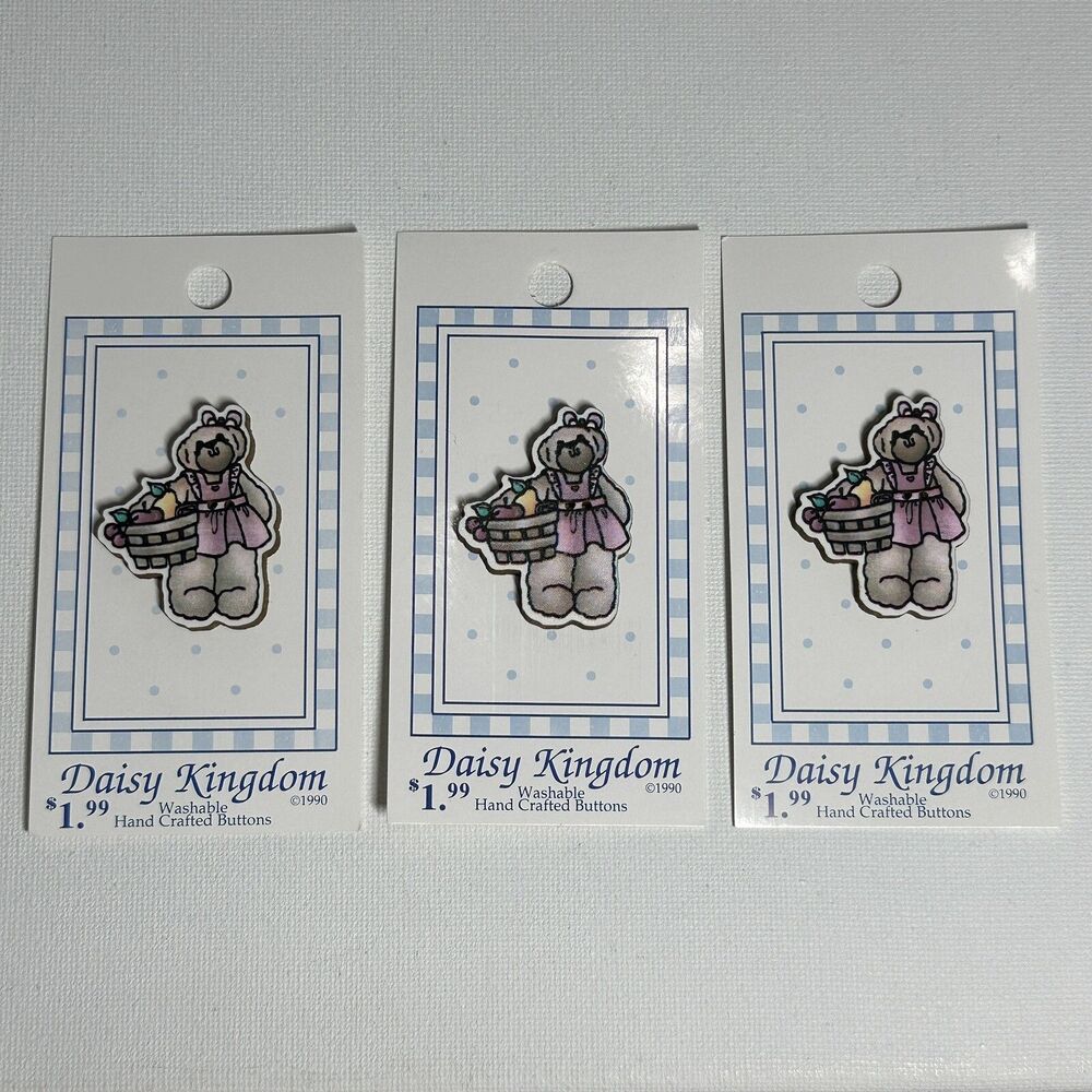 Mary‎ Engelbreit Daisy Kingdom 2-Hole Buttons - 3 Cards Pink Bear (single) Vtg